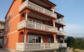 Apartments Nikolina